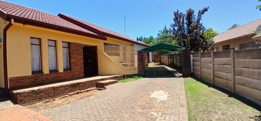 4 Bedroom Property for Sale in Uitsig Free State